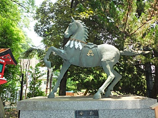 神馬像・山名八幡宮, 1248.JPG