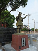 生品神社　新田貞義像, 1227.jpg